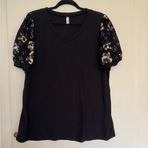 Women’s Black Top with Lace Floral Sleeves Plus Size 1X V-Neck Waffle Knit